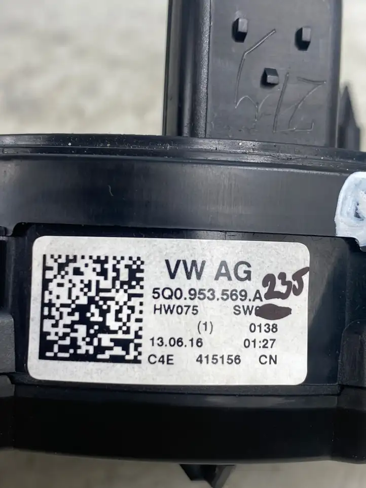 Volkswagen Golf VII (2013 - 2019) 5Q0953569A Контактное кольцо SRS — фото 5
