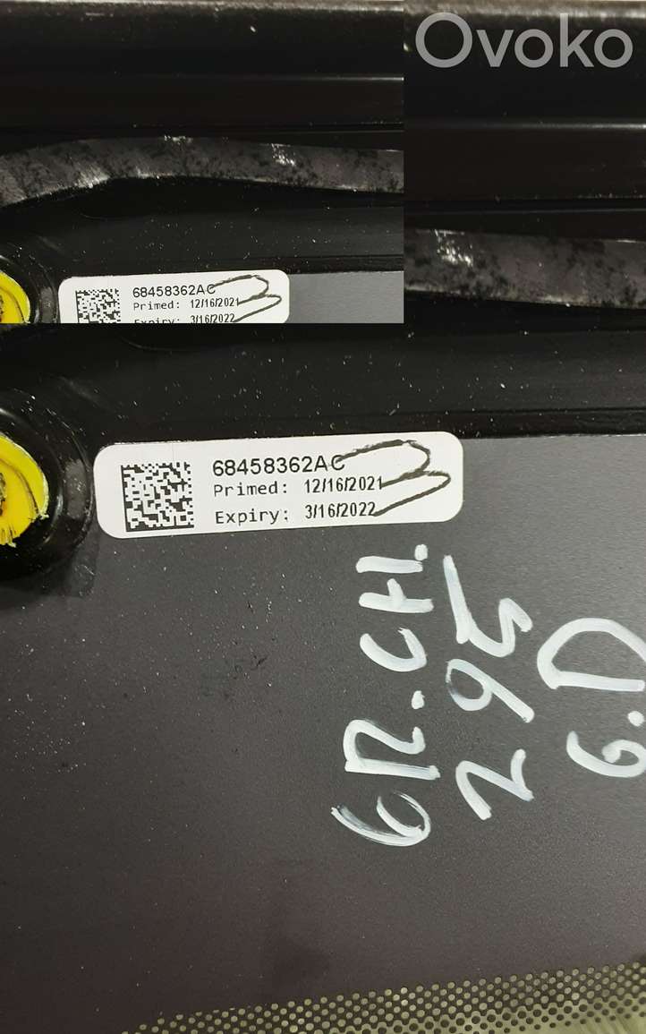 Jeep Grand Cherokee (2021 - )  68458362AC Заднее боковое стекло кузова