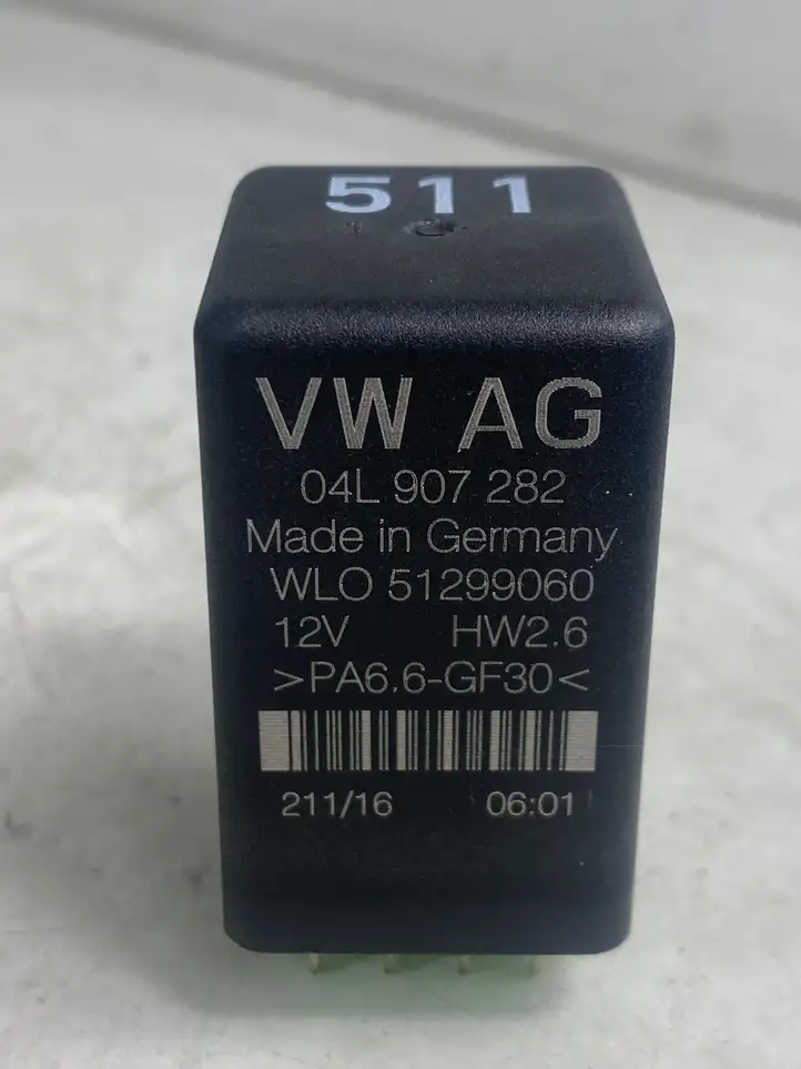 Volkswagen Golf VII (2013 - 2019) 04L907282 Реле накала свечей — фото 4
