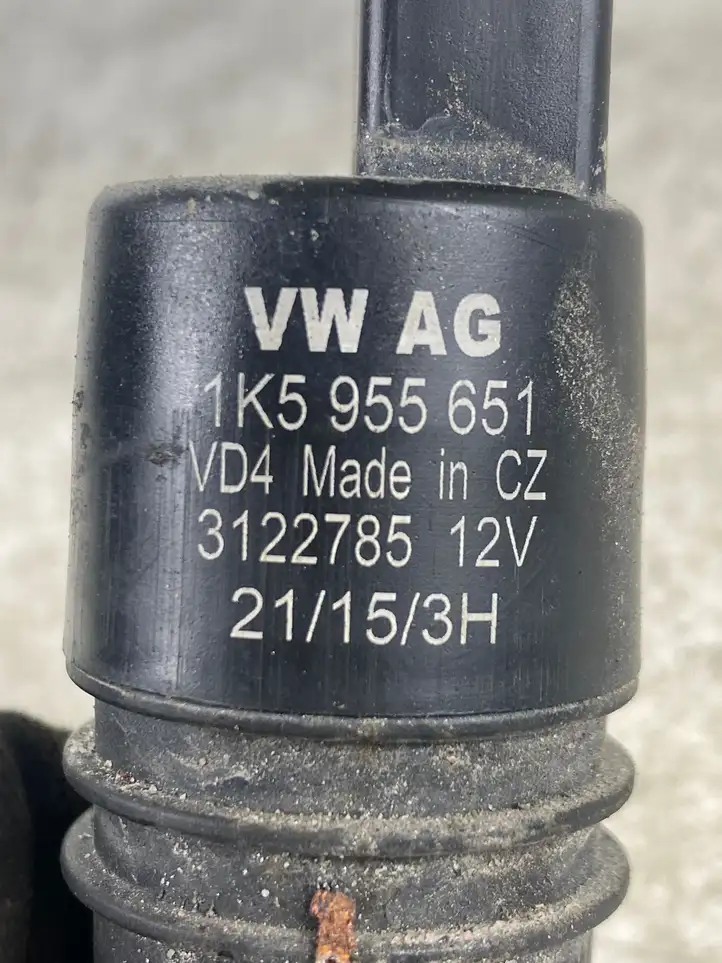 Volkswagen PASSAT B8 (2015 - ) 1K5955651 Насос омывателя стекла — фото 4