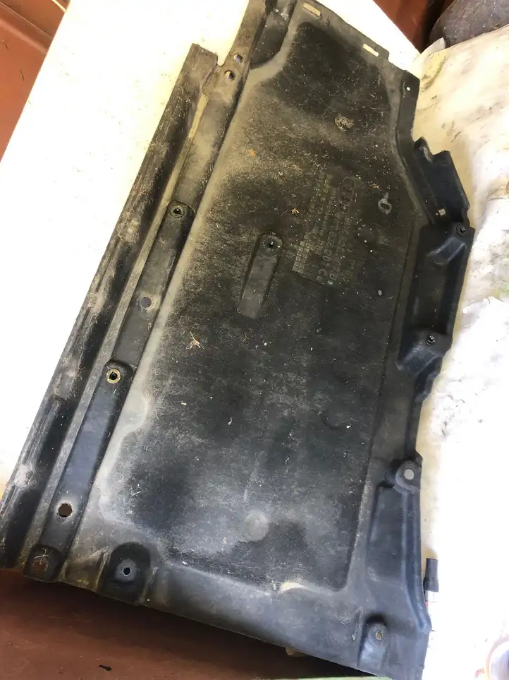 Audi A4 S4 B9 8W (2019 - ) 8w0825207b Боковая защита днища — фото 3