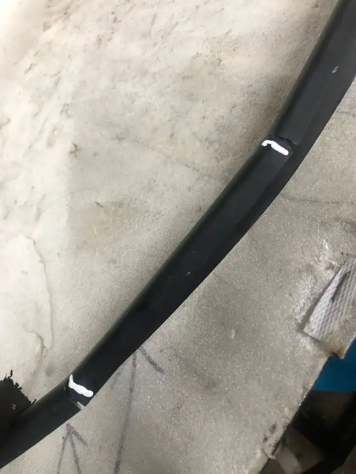 BMW 1 F20 F21 (2011 - 2019) 51337270759 Накладка стекла передней двери — фото 4