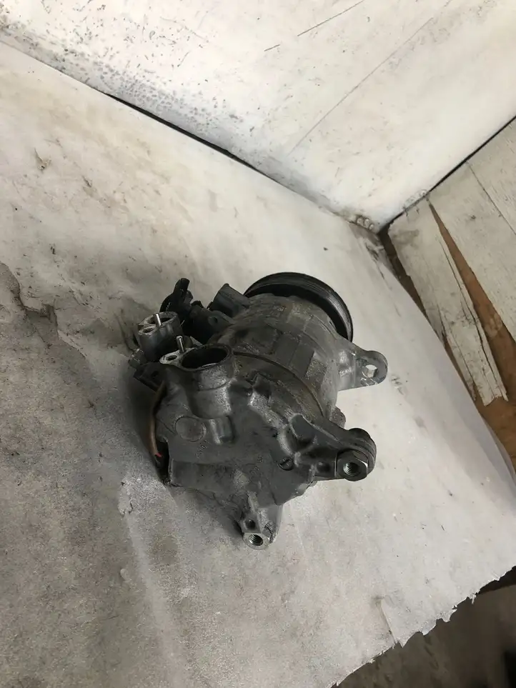 BMW 1 F20 F21 (2011 - 2019) 22527010 Компрессор (насос) кондиционера воздуха — фото 3