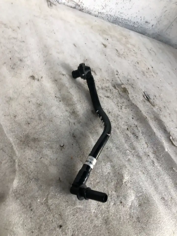 BMW 1 F20 F21 (2011 - 2019) 761302608 Шланг сапуна — фото 3