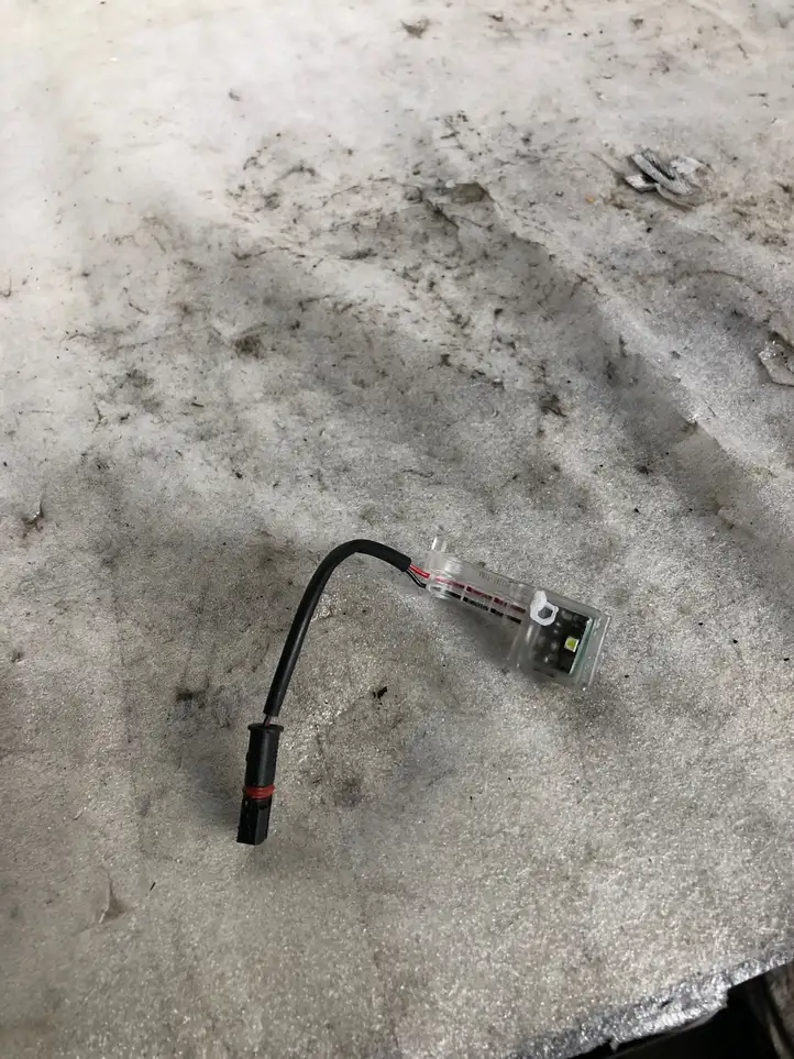 BMW 1 F20 F21 (2011 - 2019) 7277448 Подсветка рукоятки передней двери (наружняя) — фото 2