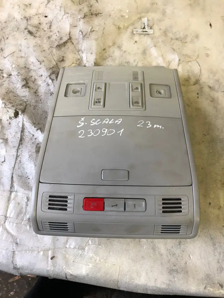 Skoda Scala (2018 - ) 657868837b Передняя подсветка — фото 1