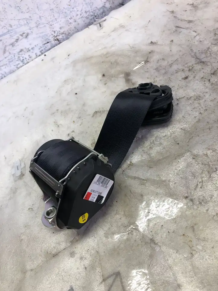 Volkswagen Touran III (2016 - ) 4w0857738a Задний ремень безопасности — фото 1