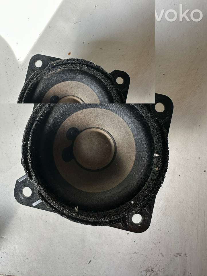Renault Kadjar (2015 - 2018)  281564093r Громкоговоритель в панели