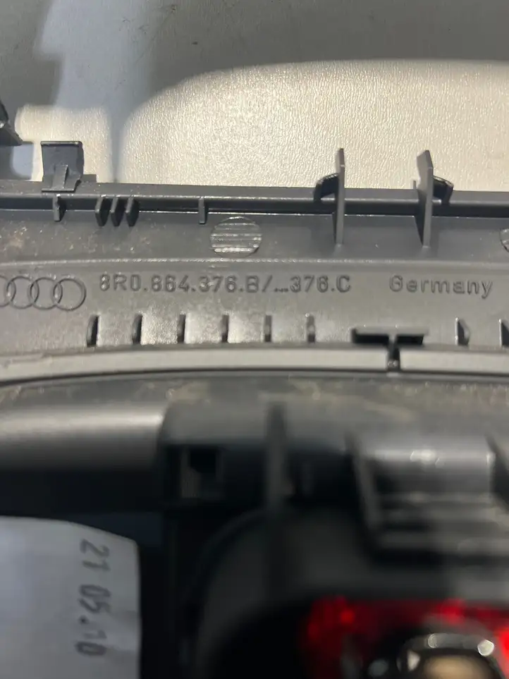 Audi Q5 SQ5 (2008 - 2012) 8R0864376B Другая деталь консоли (туннеля) — фото 3