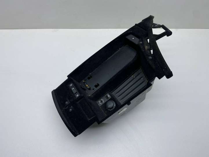 BMW 5 F10 F11 (2009 - 2016)  9206729 Другая центральная деталь консоли (туннеля)
