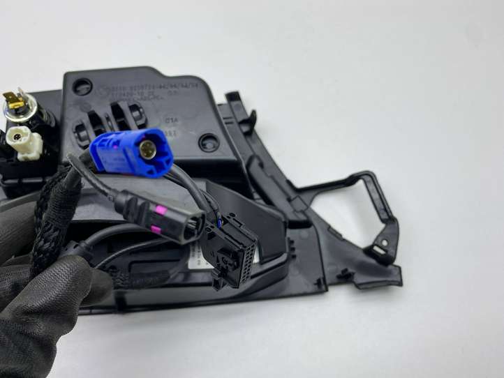 BMW 5 F10 F11 (2009 - 2016)  9206729 Другая центральная деталь консоли (туннеля)