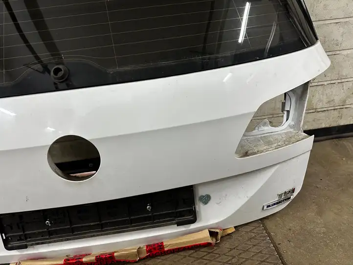Volkswagen Golf Sportsvan (2014 - 2017) LC9A Крышка багажника — фото 7