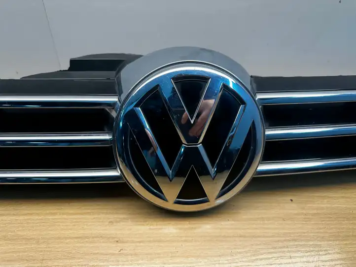 Volkswagen Golf Sportsvan (2014 - 2017) 510853655B Верхняя решетка радиатора — фото 5