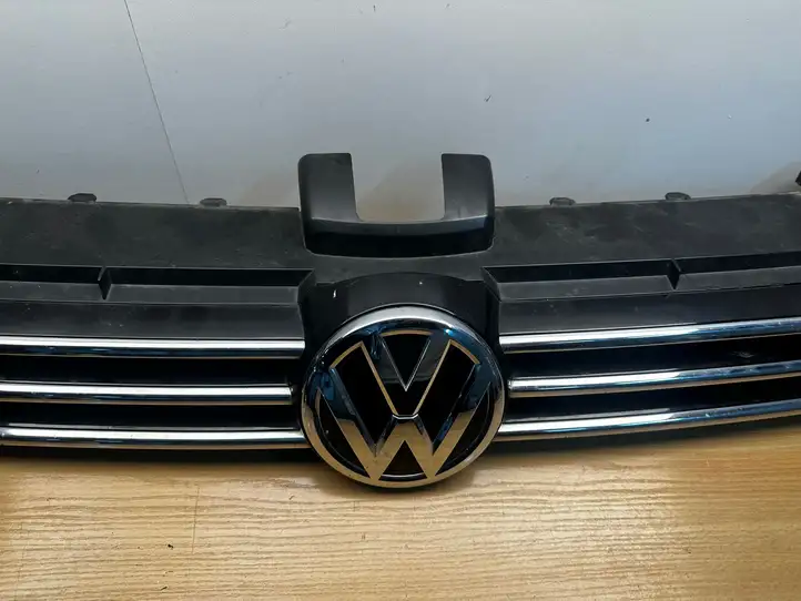 Volkswagen Golf Sportsvan (2014 - 2017) 510853653C Верхняя решетка радиатора — фото 2