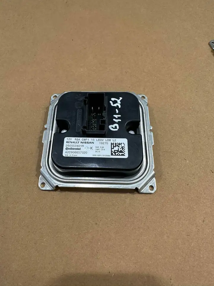 Renault Captur II (2020 - ) 260553401R Блок розжига ксенона — фото 1