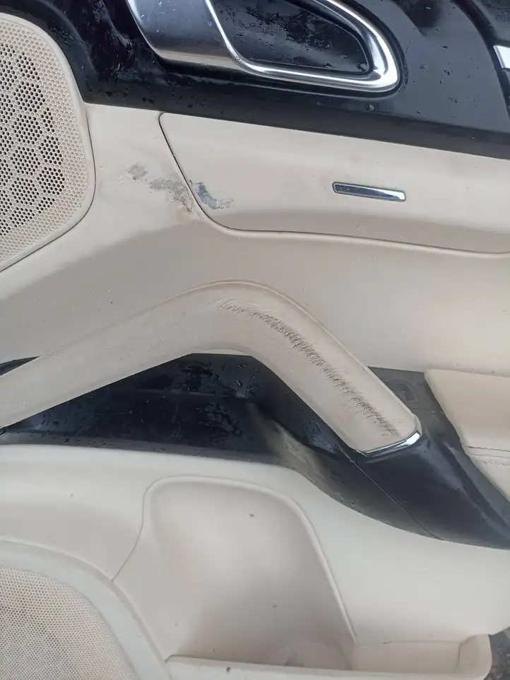 Porsche Cayenne (92A) (2011 - 2017) Обшивка задней двери — фото 4