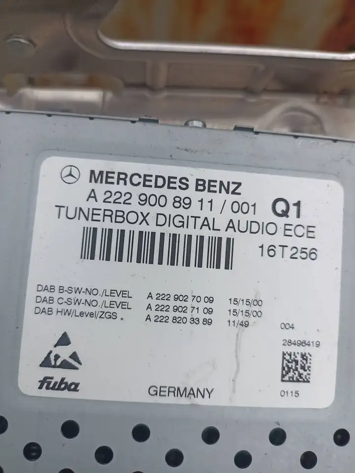 Mercedes-Benz C W205 (2014 - 2021) A2228203389 Усилитель антенны — фото 5