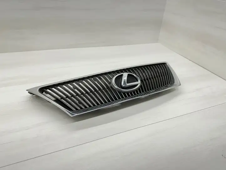 Lexus IS 220D-250-350 (2005 - 2010) 5310153050 Верхняя решетка радиатора — фото 7