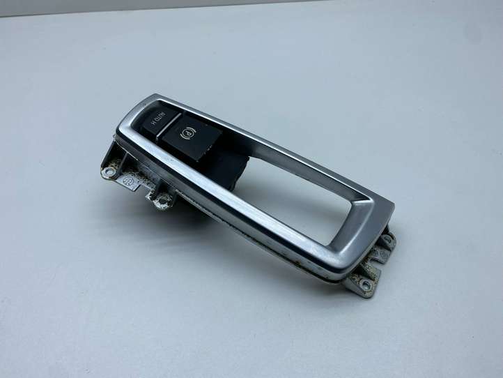 BMW 5 F10 F11 (2009 - 2016)  9217594 Включатель ручного тормоза