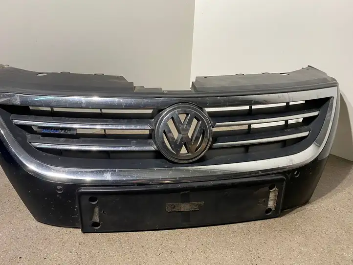 Volkswagen PASSAT CC (2008 - 2012) 3C8853651Q Верхняя решетка радиатора — фото 14
