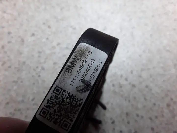 BMW 3 G20 G21 (2019 - ) 9895623 Кронштейн панели радиатора — фото 2