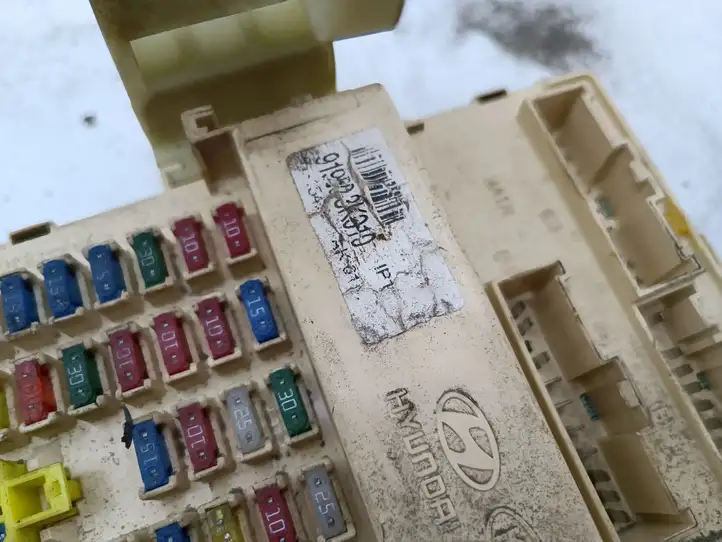 Hyundai Sonata (2003 - 2007) 919503K010 Блок предохранителей — фото 2