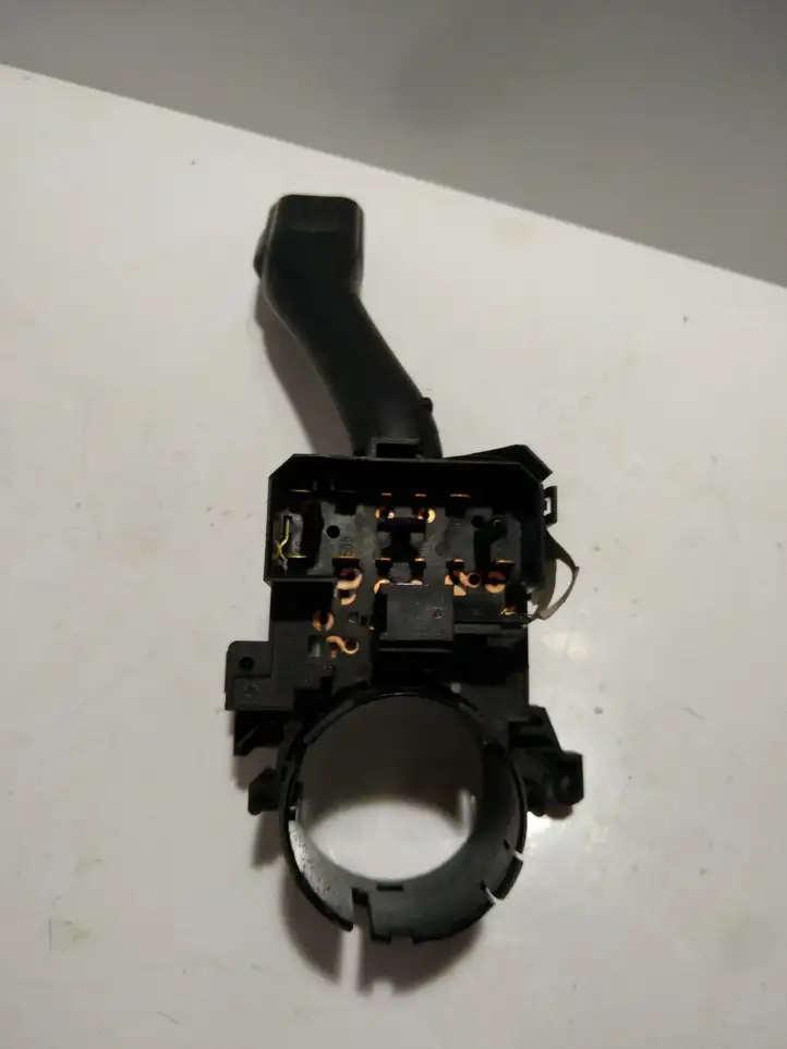 Skoda Octavia Mk1 (1U) (1996 - 2004) 8L0953513J Подрулевой переключатель — фото 2
