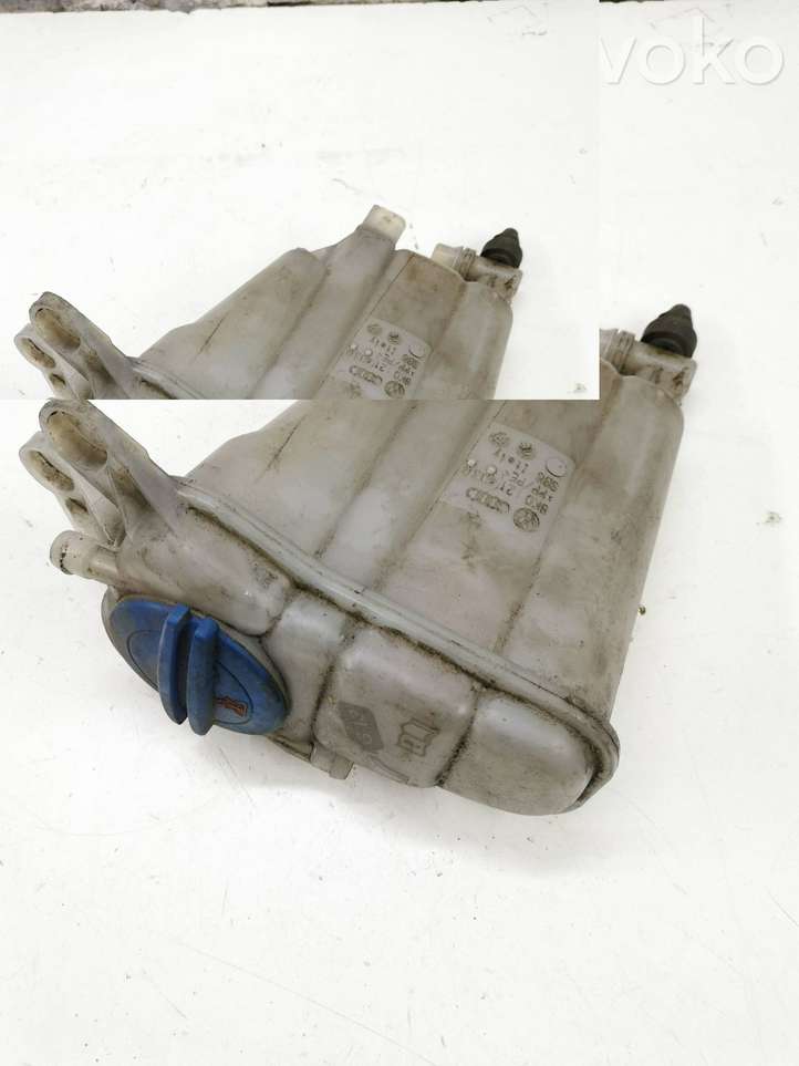 Audi A4 (2007 - 2011)  8K0121403G Расширительный бачок охлаждающей жидкости