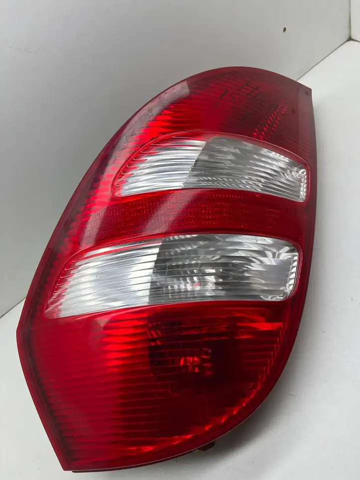 Mercedes-Benz A W169 (2004 - 2012) A1698200464 Задний фонарь в кузове — фото 1