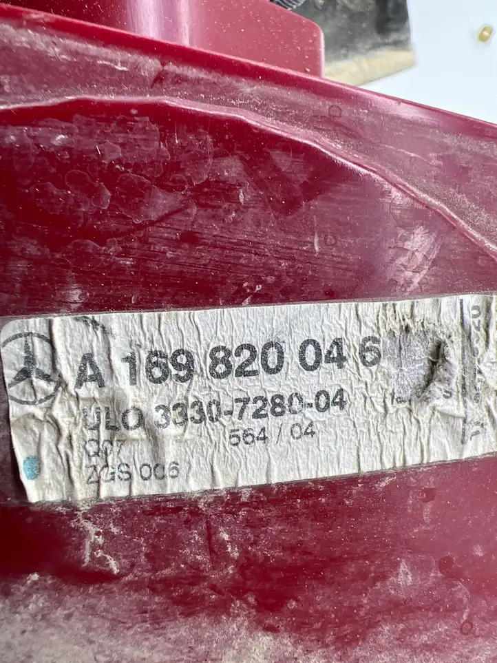 Mercedes-Benz A W169 (2004 - 2012) A1698200464 Задний фонарь в кузове — фото 2