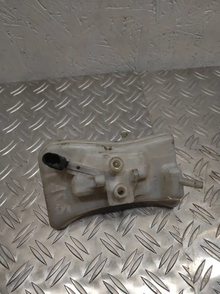 Audi A4 S4 B7 8E 8H (2004 - 2009) 8E0611301G Бачок тормозной жидкости — фото 3
