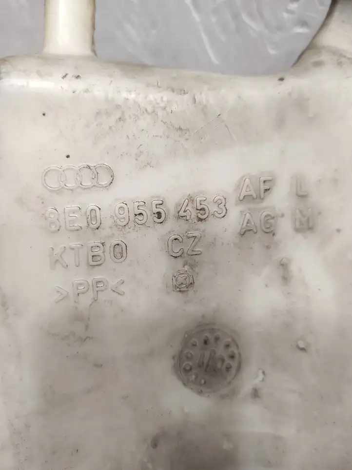 Audi A4 S4 B6 8E 8H (2000 - 2006) 8E0955453A Бачок омывателя стекла — фото 2