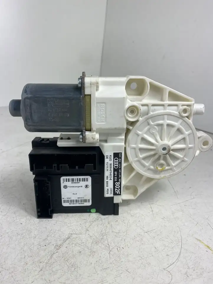 Audi A3/S3 8P (2008 - 2013) 8P4959802F Стеклоподъемник задней двери — фото 1