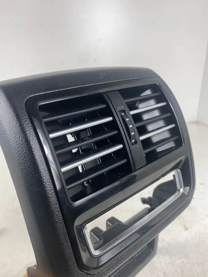 Volkswagen PASSAT B8 (2015 - ) 3G0864298K Задний воздушный дефлектор — фото 3