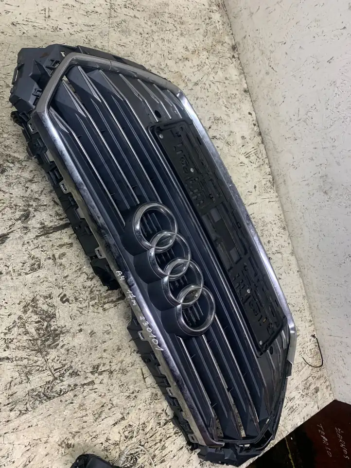 Audi A4 S4 B9 (2015 - 2019) Передняя решетка — фото 1