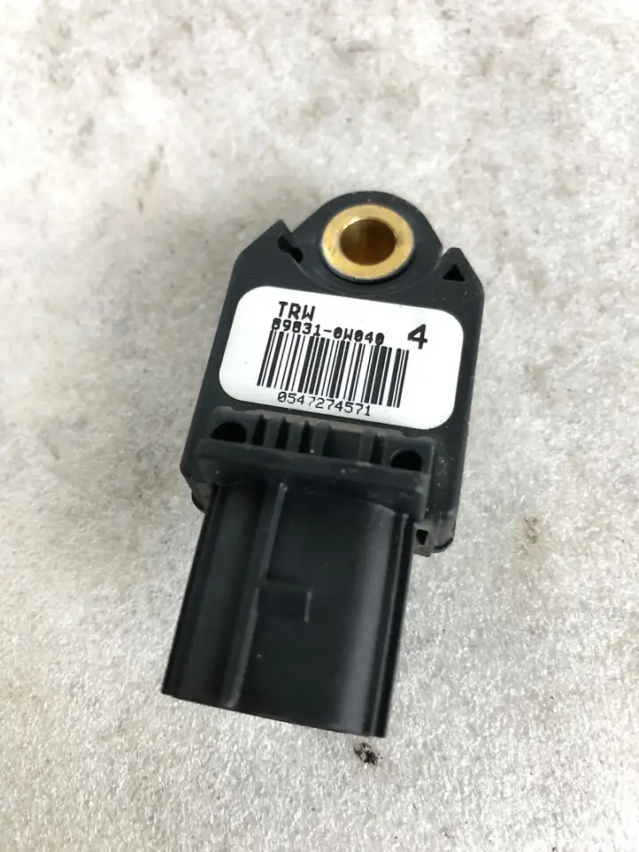 Lexus IS 220D-250-350 (2005 - 2010) 898310w040 Датчик удара SRS — фото 3