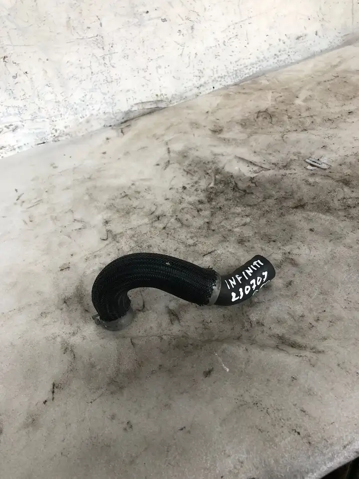 Infiniti Q50 (2013 - 2018) Шланги системы охлаждения — фото 2