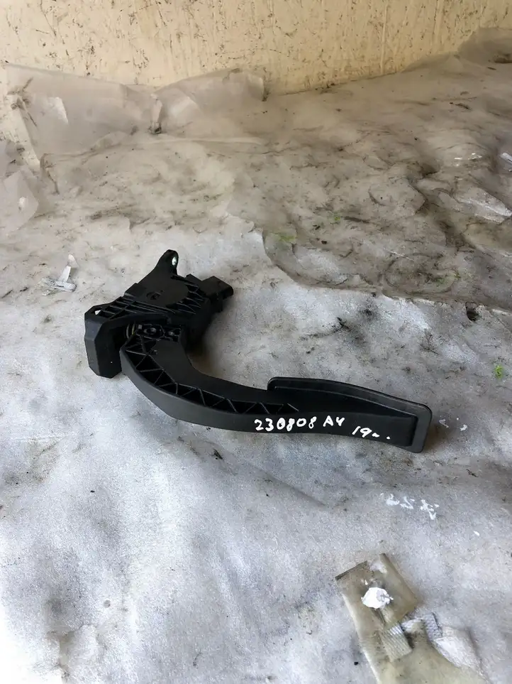 Audi A4 S4 B9 8W (2019 - ) 8w1723523 Педаль акселератора — фото 1