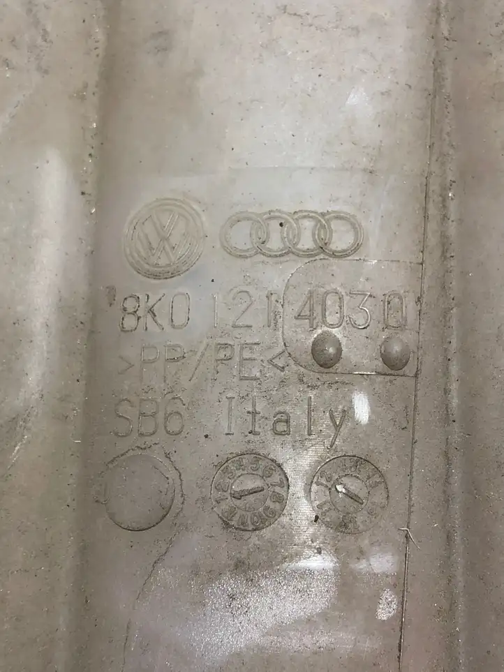 Audi A4 S4 B8 8K (2011 - 2015) 8K0121403q Расширительный бачок — фото 3