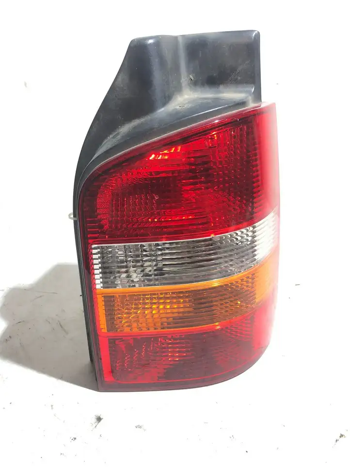 Volkswagen Transporter - Caravelle T5 (2003 - 2009) 7H0945096J Задний фонарь в кузове — фото 1