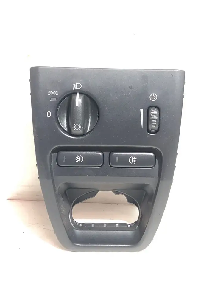Volvo XC90 (2006 - 2014) 30739302 Включатель фонарей — фото 1