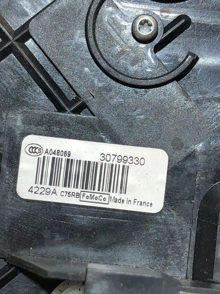 Volvo XC60 (2008 - 2013) 30799330 Замок задней двери — фото 4