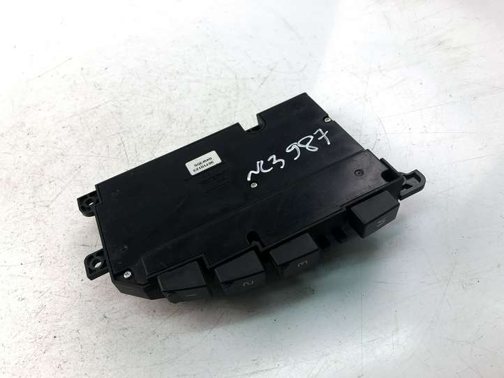Volvo V50 (2004 - 2008)  30710123 Другие включатели / ручки/ переключатели
