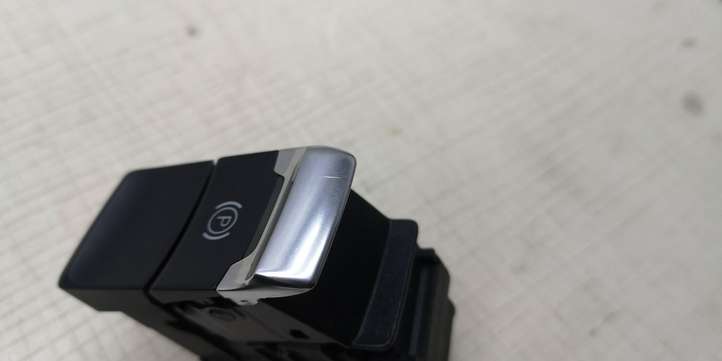 Audi Q5 (2012 - 2017)  8K1927225E Включатель ручного тормоза