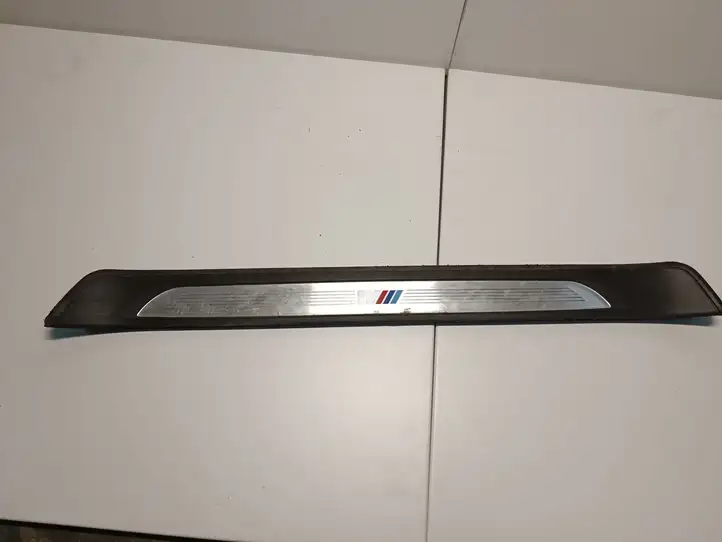 BMW 3 E90 E91 (2005 - 2012) 51477255930 Внутренняя отделка переднего порога — фото 1