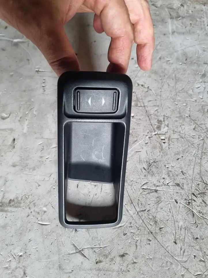 Ford Focus (2005 - 2008) 3M51226A36 Кнопка стеклоподъемников — фото 1