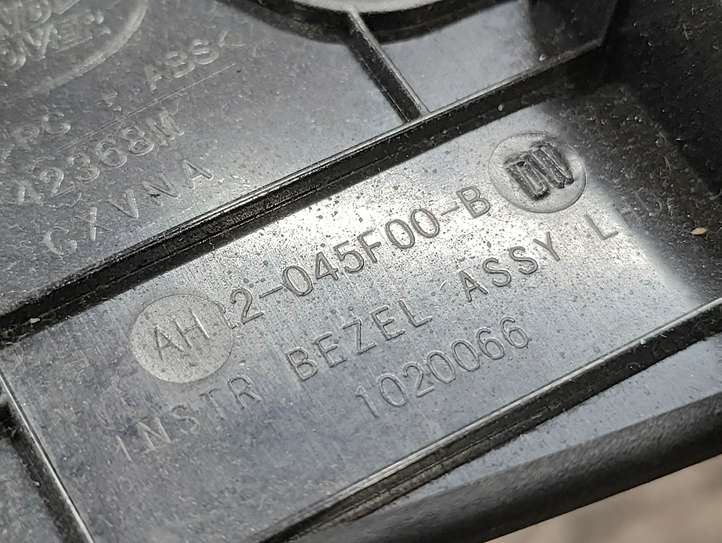 Land Rover Discovery (2009 - 2013)  AH22045F00B Отделка приборного щитка