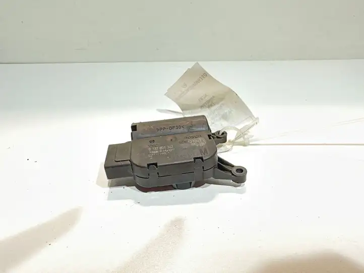 Volkswagen Tiguan (2007 - 2011) 0132801362 Двигатель задвижки потока воздуха — фото 1
