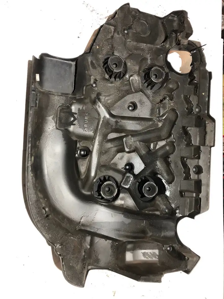 Volvo XC60 (2008 - 2013) 30771916 Крышка двигателя декоративная — фото 2