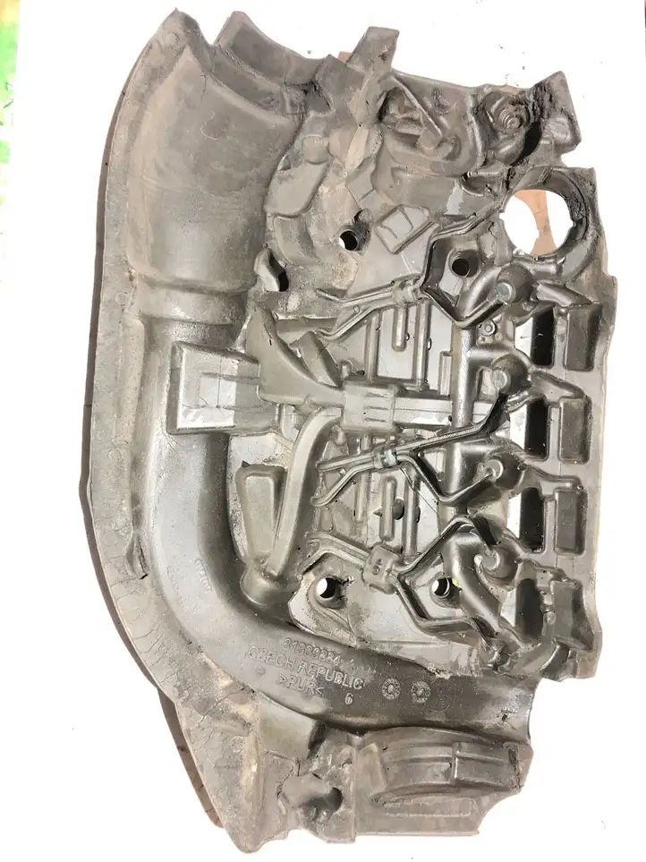 Volvo XC60 (2008 - 2013) 31339884 Крышка двигателя декоративная — фото 2